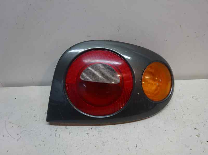 PILOTO TRASERO DERECHO RENAULT MEGANE 1996 1.6 MT 90CV | 66KW
