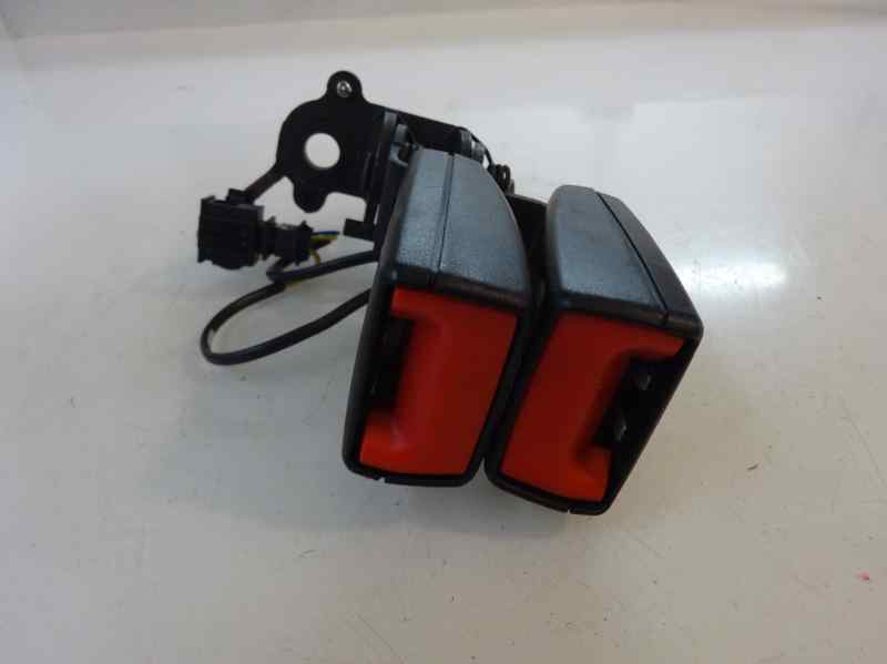 ANCLAJE CINTURON TRASERO IZQUIERDO AUDI A3 1.6 TDI MT 110CV