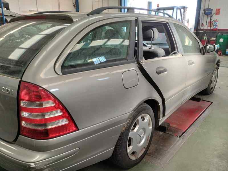 MERCEDES BENZ CLASE C 2000 2.2 MT 122CV | 90KW