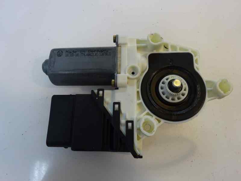 MOTOR ELEVALUNAS TRASERO DERECHO VOLKSWAGEN GOLF 1.9 TDI MT 90CV
