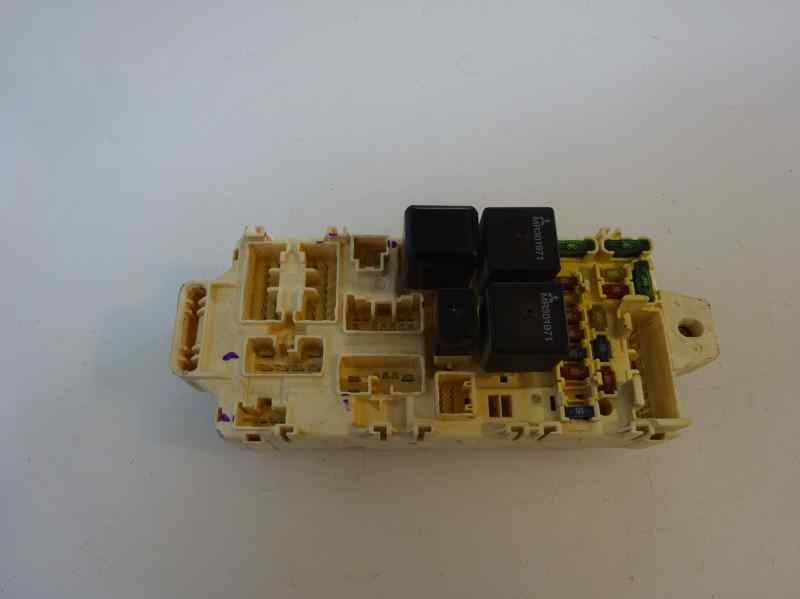CAJA RELES FUSIBLES MITSUBISHI MONTERO 3.2 DI-D MT 165CV