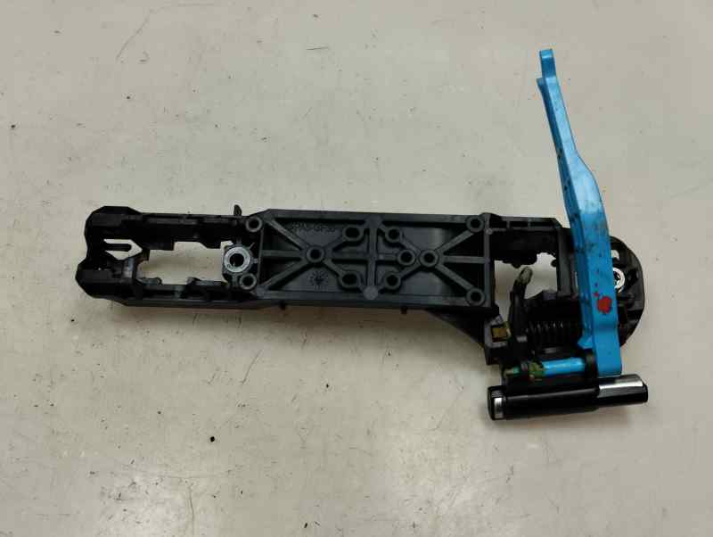 SOPORTE MANETA EXTERIOR PUERTA TRASERA IZQUIERDA TOYOTA YARIS 1.0 MT 72CV | 53KW