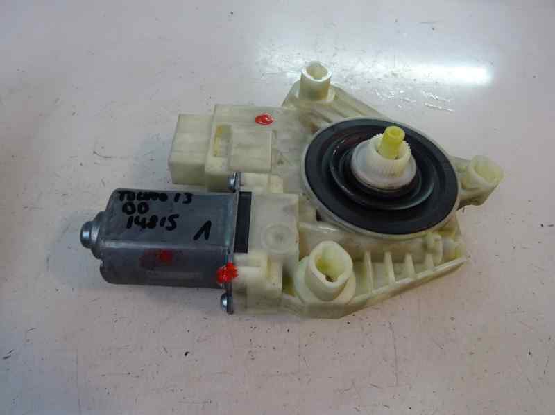 MOTOR ELEVALUNAS DELANTERO DERECHO SEAT TOLEDO 1.6 TDI MT 105CV