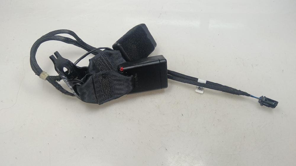 ANCLAJE CINTURON TRASERO IZQUIERDO PEUGEOT 208 1.5 MT 102CV | 75KW