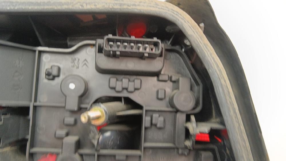 PILOTO TRASERO DERECHO CITROEN XSARA 1.9 D MT 70CV