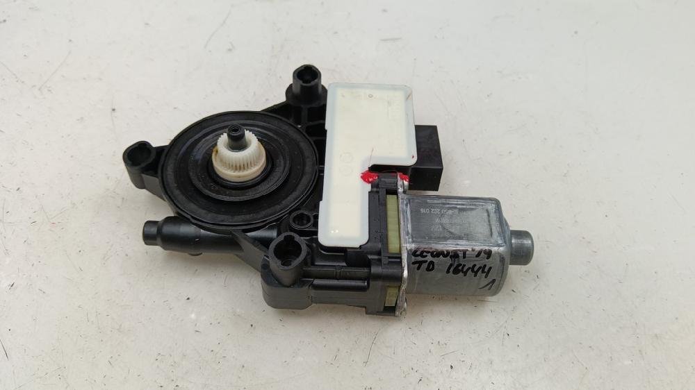 MOTOR ELEVALUNAS TRASERO DERECHO SEAT LEON 1.6 115CV TRANSMISION AUTOMATICA, DIESEL