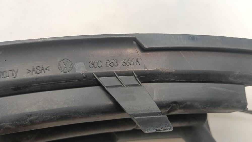 REJILLA PARAGOLPES DERECHA VOLKSWAGEN PASSAT 2.0 TDI DSG 140CV | 103KW