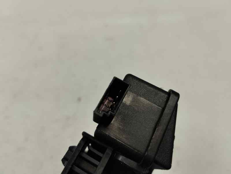 CERRADURA MALETERO PORTON BMW SERIE 3 2.0 320D MT 136CV