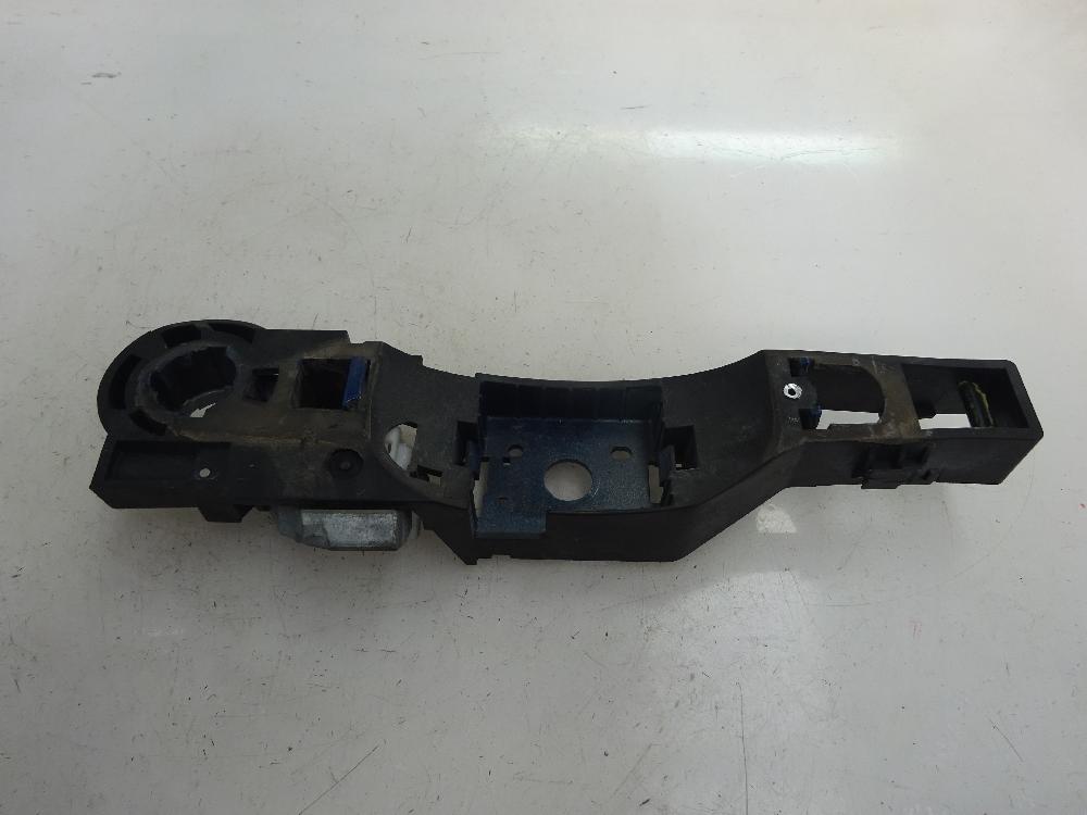 SOPORTE MANETA EXTERIOR PUERTA TRASERA DERECHA RENAULT CLIO 1.6 MT 112CV