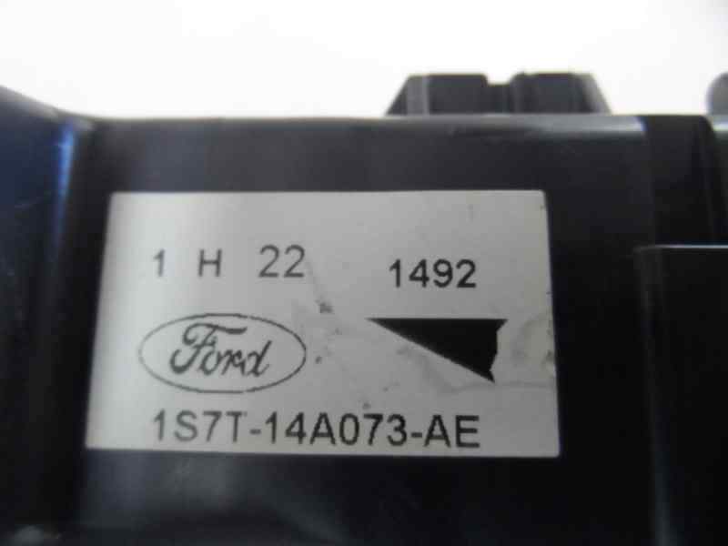 CAJA RELES FUSIBLES FORD MONDEO 2.0 TDCI 5MT 115CV