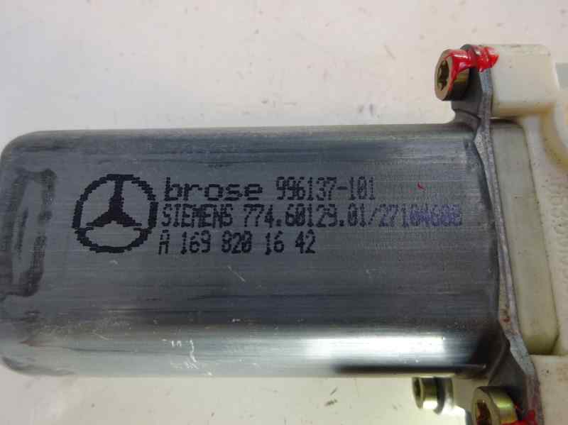 MOTOR ELEVALUNAS DELANTERO DERECHO MERCEDES BENZ CLASE A 2004 2.0 A 160 CDI MT 82CV
