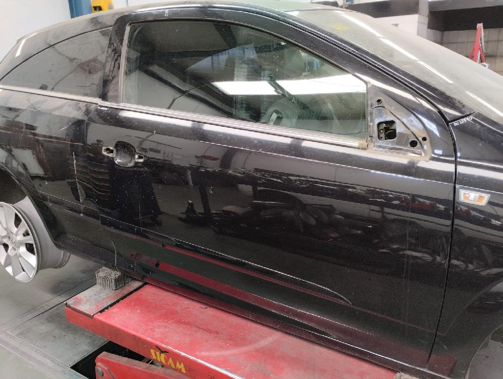 PUERTA DELANTERA DERECHA OPEL ASTRA 1.9 CDTI MT 120CV
