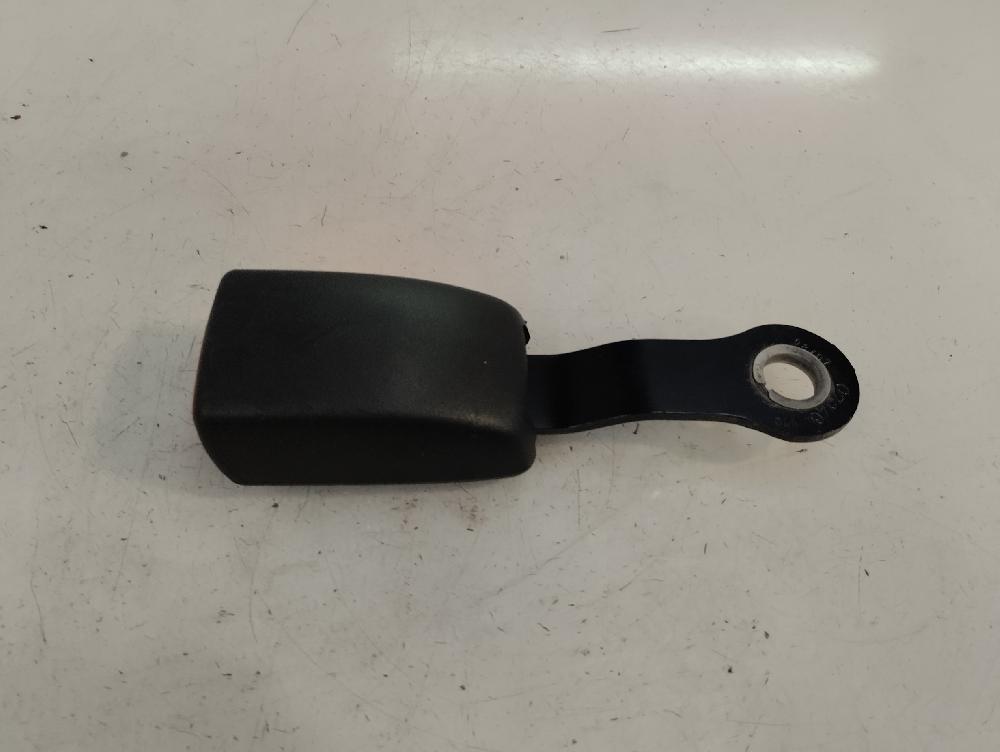ANCLAJE CINTURON TRASERO IZQUIERDO TOYOTA COROLLA VERSO 2.2 TD MT 136CV