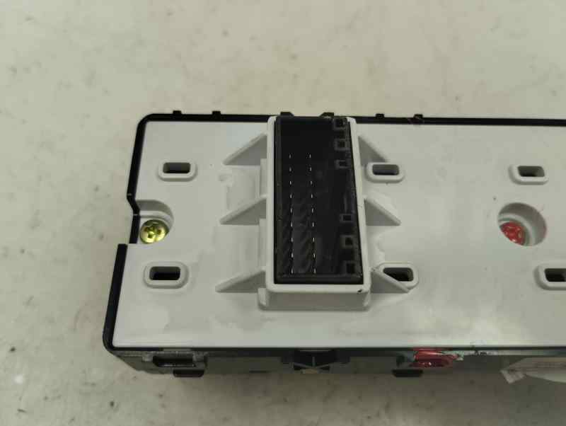 MANDO ELEVALUNAS DELANTERO IZQUIERDO KIA STONIC 1.0 GDI MT 120CV | 88KW