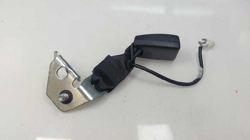 ANCLAJE CINTURON DELANTERO IZQUIERDO NISSAN QASHQAI 1.3 MT 140CV