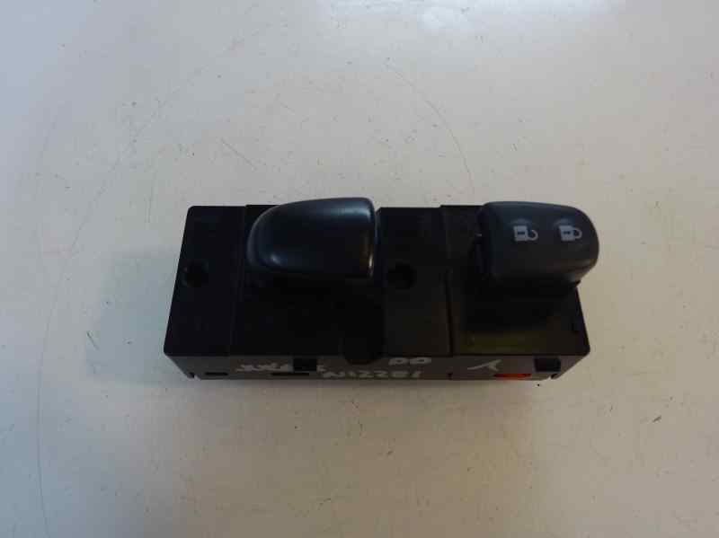MANDO ELEVALUNAS DELANTERO DERECHO NISSAN JUKE 1.5 DCI MT 110CV