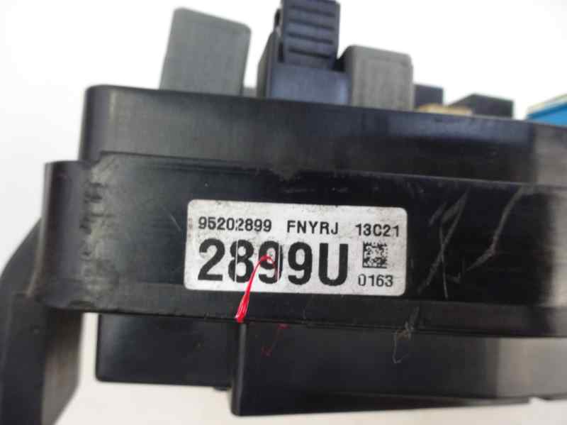 CAJA RELES FUSIBLES CHEVROLET CAPTIVA 2.2 D MT 5 PLAZAS 163CV