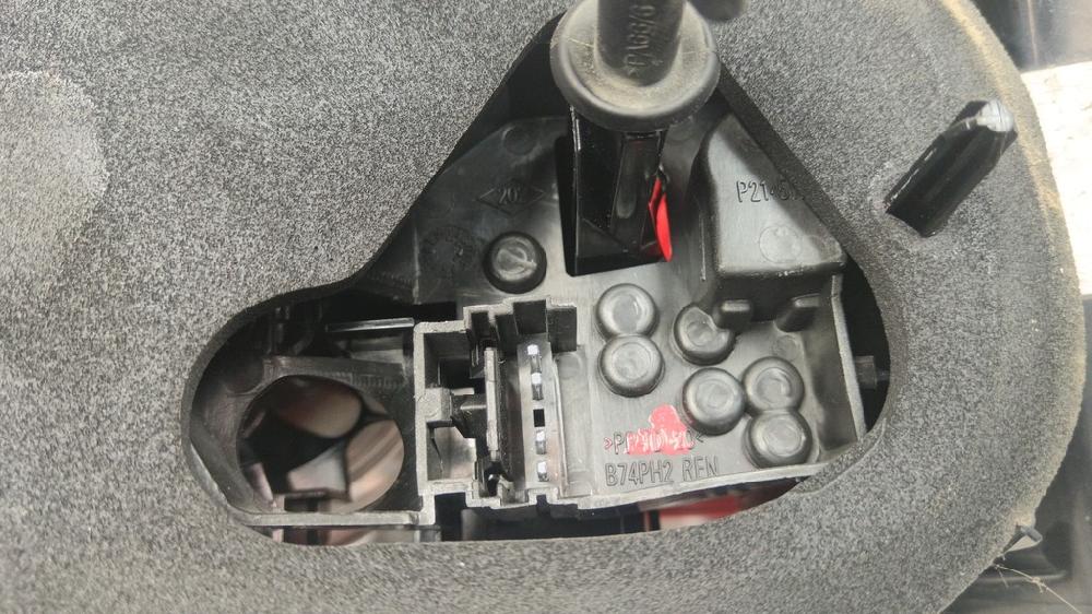 PILOTO TRASERO DERECHO RENAULT LAGUNA 1.6 MT 112CV | 82KW