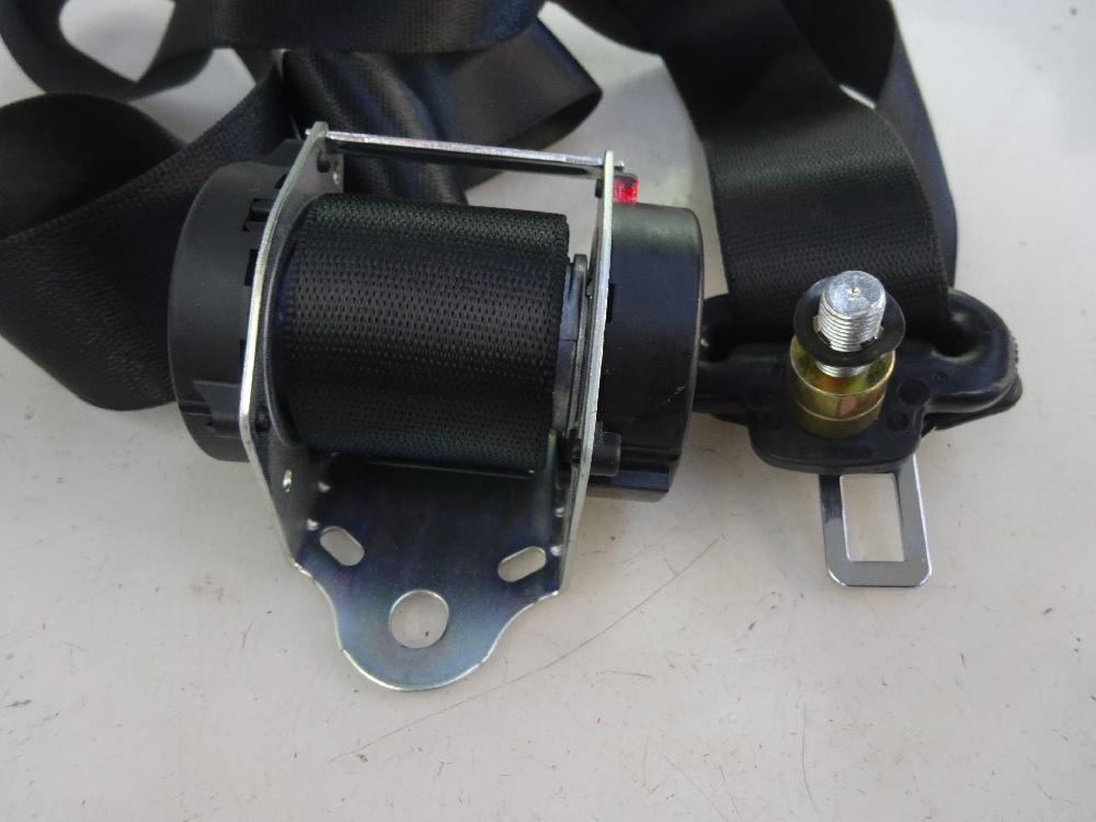 CINTURON SEGURIDAD TRASERO IZQUIERDO MITSUBISHI COLT 1.3 MT 95CV