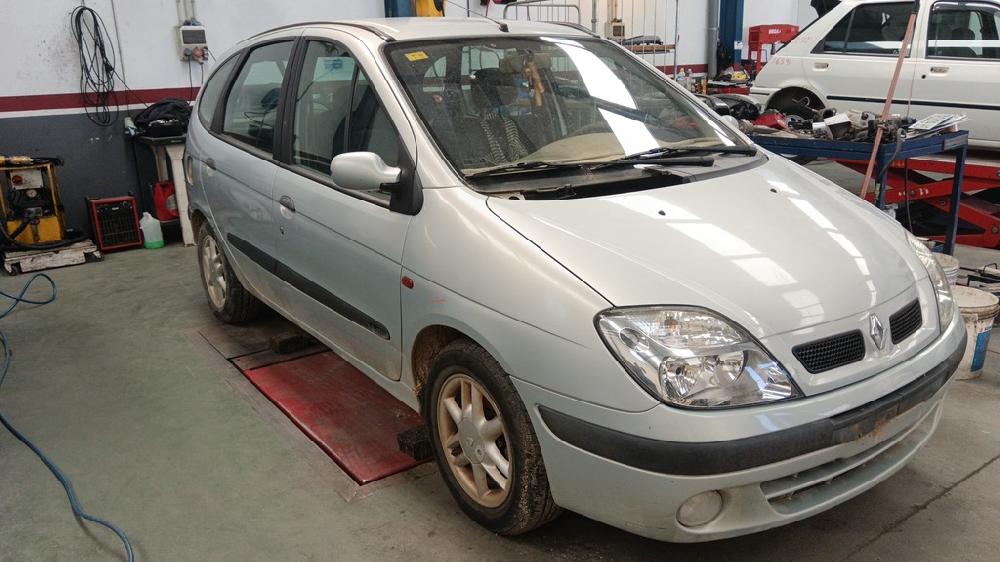 FARO DERECHO RENAULT SCENIC 1.9 DTI MT 80CV