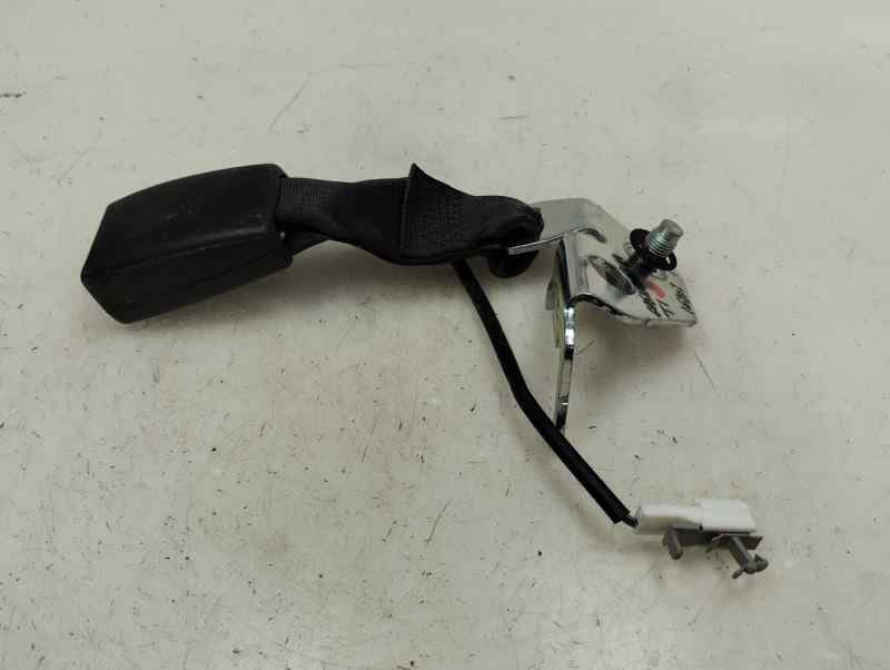 ANCLAJE CINTURON TRASERO IZQUIERDO NISSAN QASHQAI 1.3 MT 158CV | 116KW