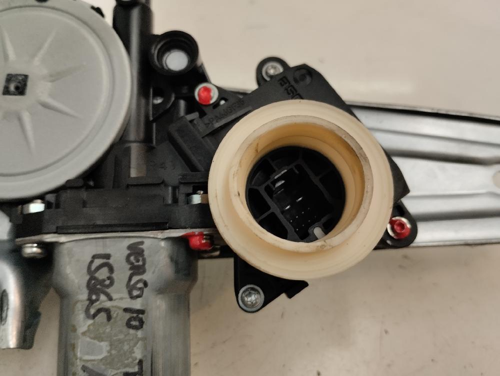 ELEVALUNAS TRASERO IZQUIERDO TOYOTA VERSO 2.0 D-4D MT 128CV
