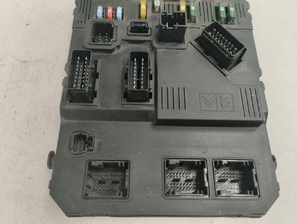 CAJA RELES FUSIBLES PEUGEOT 407 2.0 MT 136CV
