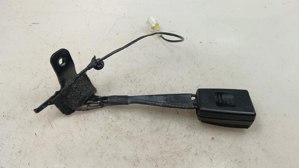 ANCLAJE CINTURON DELANTERO IZQUIERDO CITROEN C4 CACTUS 1.6 MT 99CV | 73KW