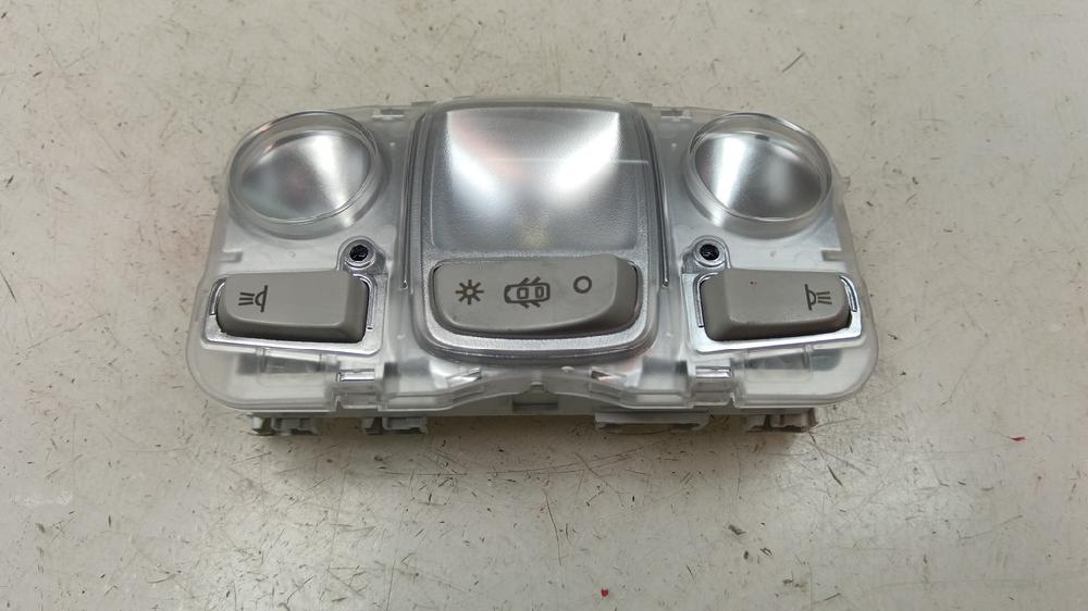 LUZ INTERIOR CITROEN C4 CACTUS 1.6 MT 99CV | 73KW