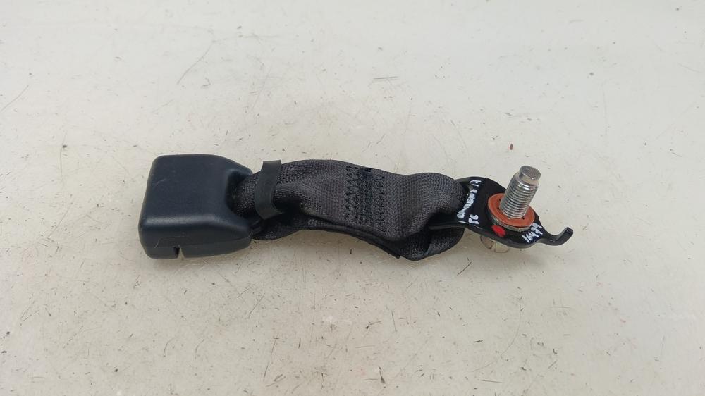 ANCLAJE CINTURON TRASERO CENTRAL KIA CARENS 1.6 MT 135CV | 99KW