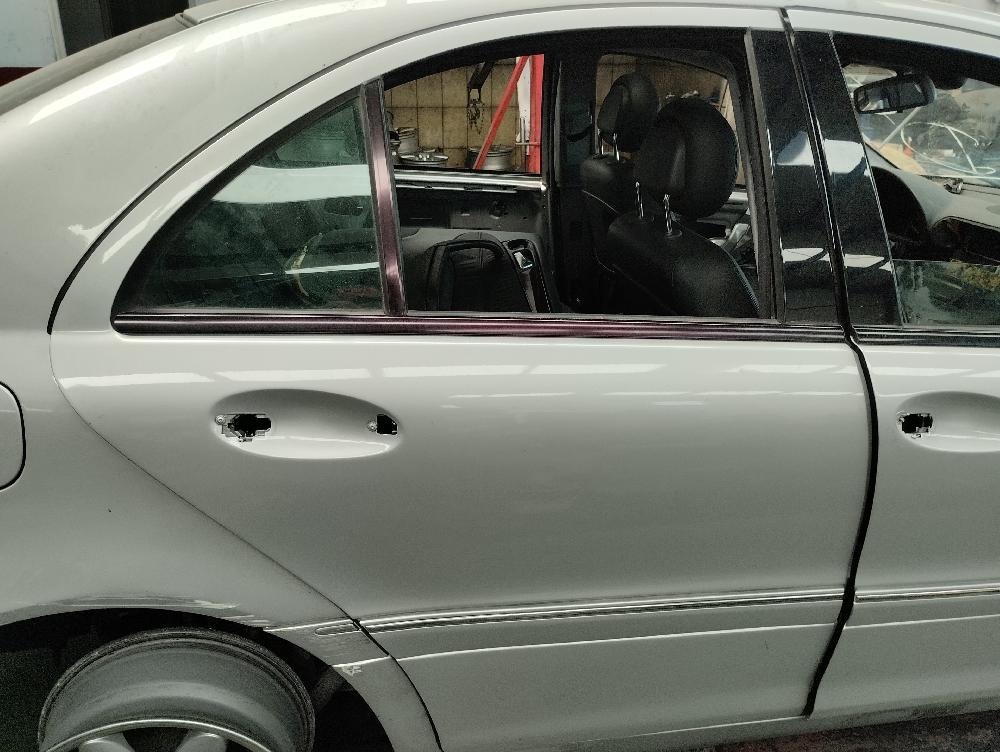 PUERTA TRASERA DERECHA MERCEDES BENZ CLASE C 2.6 AMT 170CV | 125KW