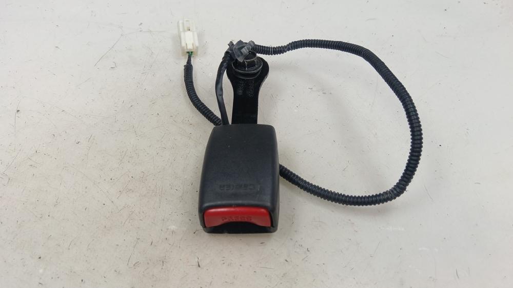 ANCLAJE CINTURON TRASERO CENTRAL KIA CARENS 1.6 MT 135CV | 99KW