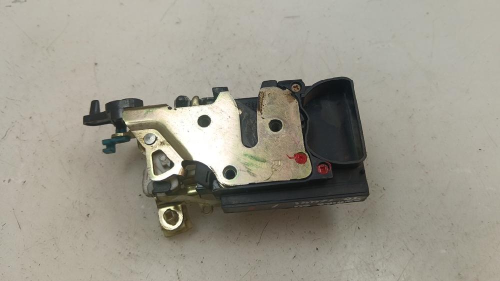 CERRADURA PUERTA TRASERA DERECHA DAEWOO NUBIRA 1.6 MT 109CV