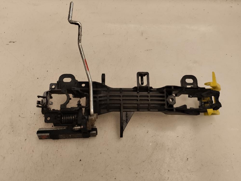 SOPORTE MANETA EXTERIOR DELANTERA DERECHA TOYOTA VERSO 1.6 MT 133CV