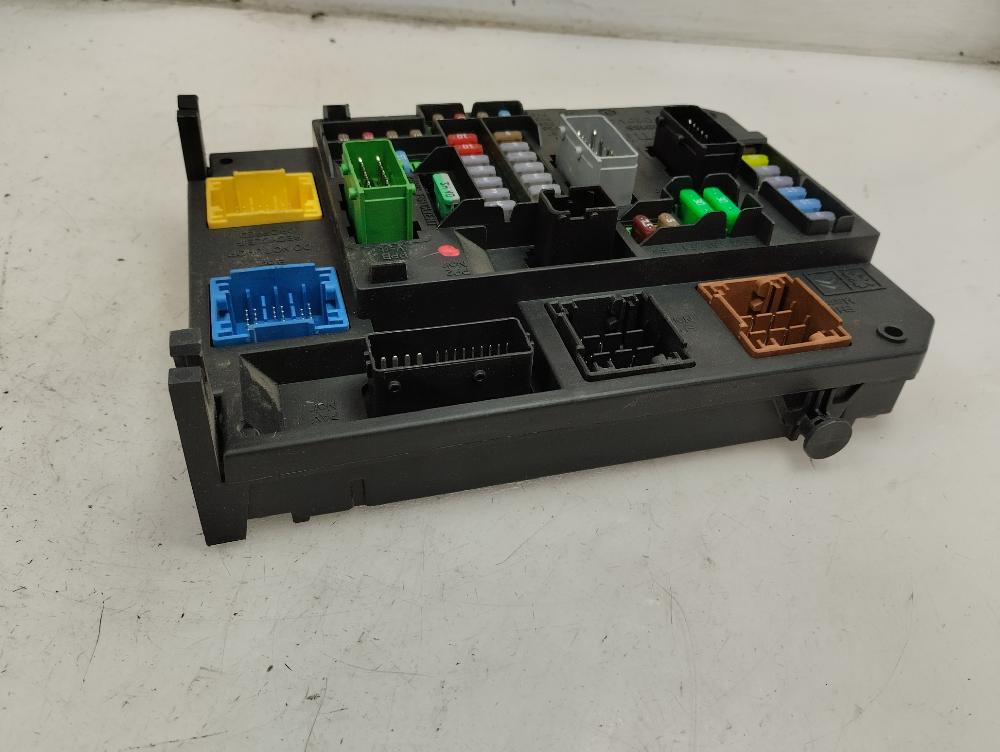 CAJA RELES FUSIBLES CITROEN DS4 2015 1.6 THP MT 200CV