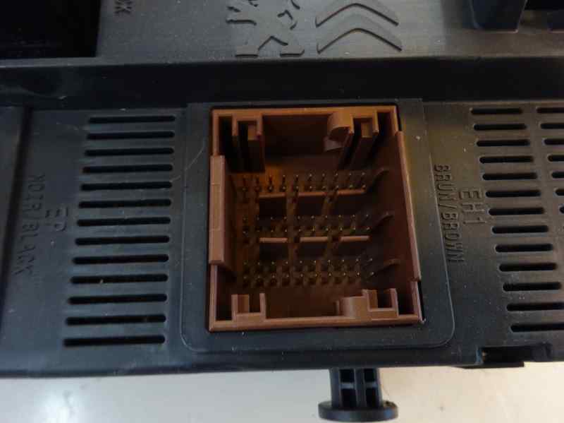 CAJA RELES FUSIBLES PEUGEOT 2008 2017 1.2 VTI MT 82CV