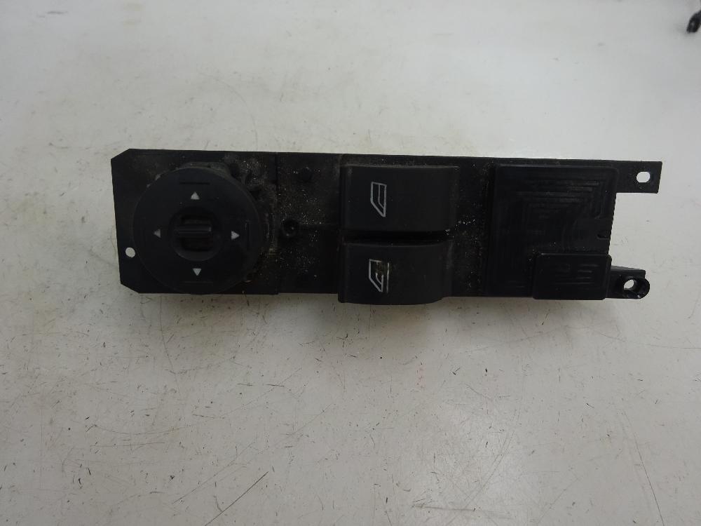 MANDO ELEVALUNAS DELANTERO IZQUIERDO FORD FOCUS 1.6 TDCI MT 90CV