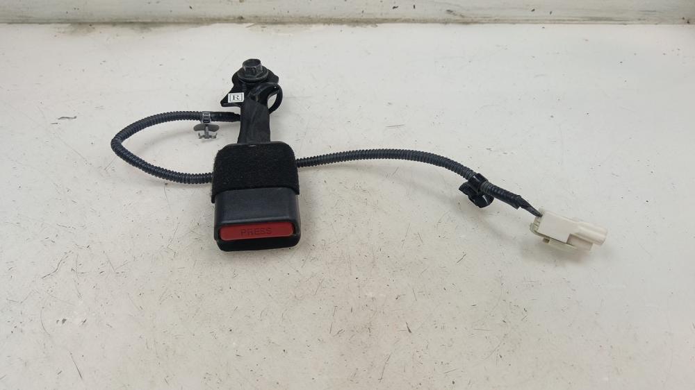 ANCLAJE CINTURON DELANTERO DERECHO KIA CARENS 2017 1.6 MT 135CV | 99KW