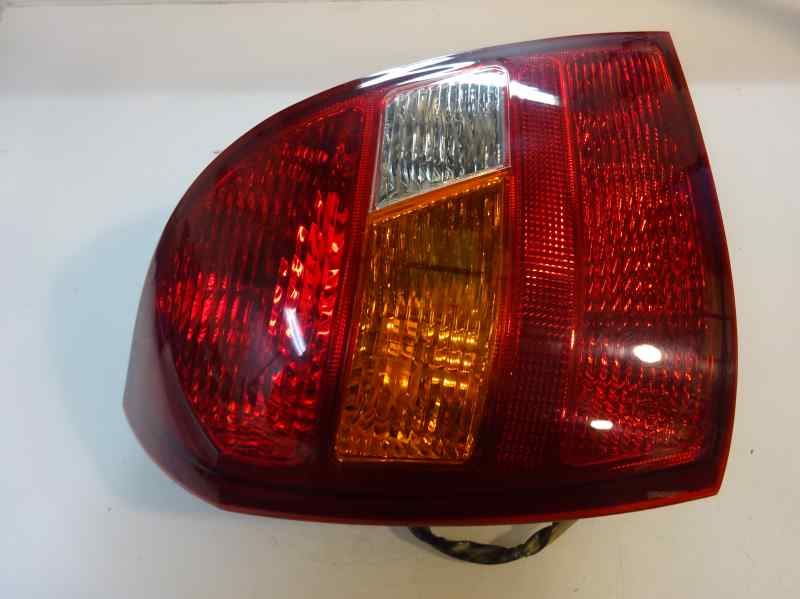 PILOTO TRASERO IZQUIERDO HYUNDAI ELANTRA 1.6 MT 106CV