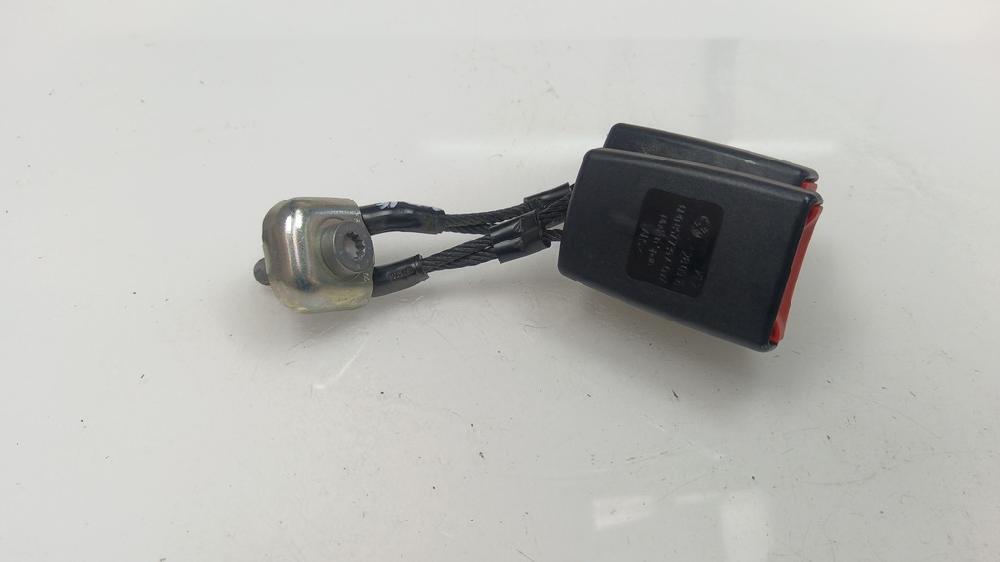 ANCLAJE CINTURON TRASERO IZQUIERDO VOLKSWAGEN POLO 1.4 MT 75CV | 55KW