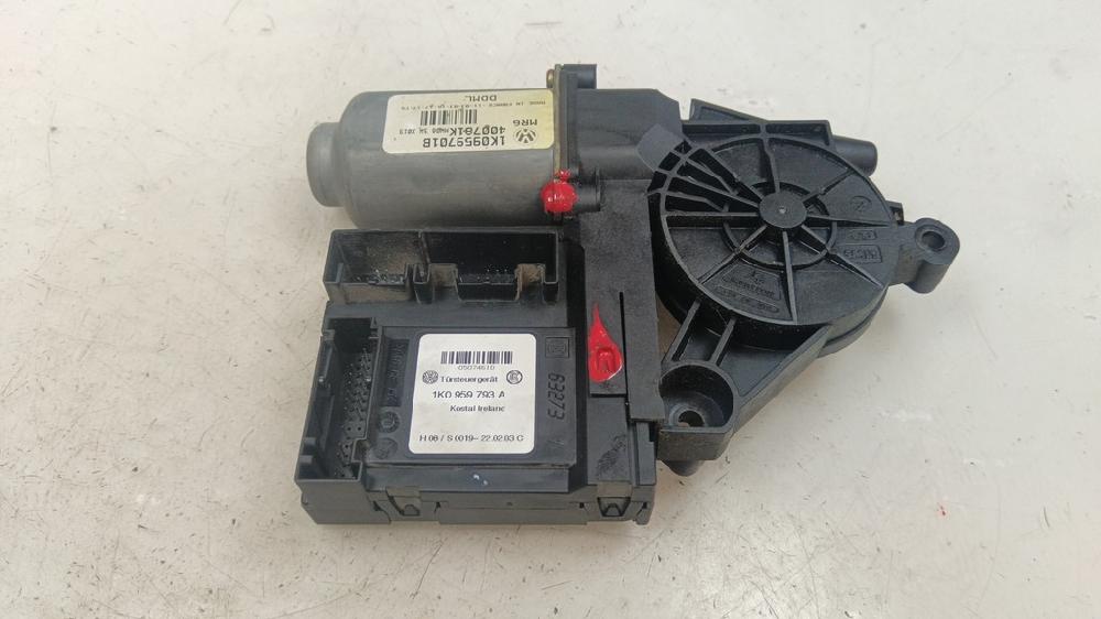 MOTOR ELEVALUNAS DELANTERO IZQUIERDO VOLKSWAGEN TOURAN 1.9 TDI MT 105CV | 77KW