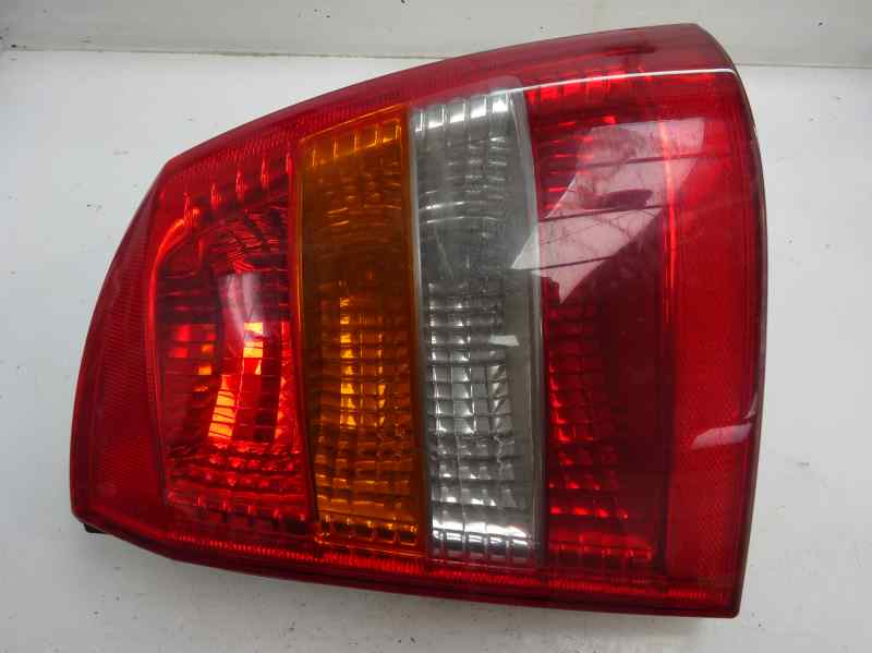 PILOTO TRASERO DERECHO OPEL ASTRA 1.7 DTI MT 75CV | 55KW