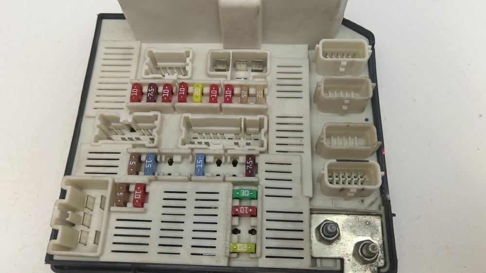 CAJA RELES FUSIBLES RENAULT MEGANE 2006 1.9 DCI MT 130CV