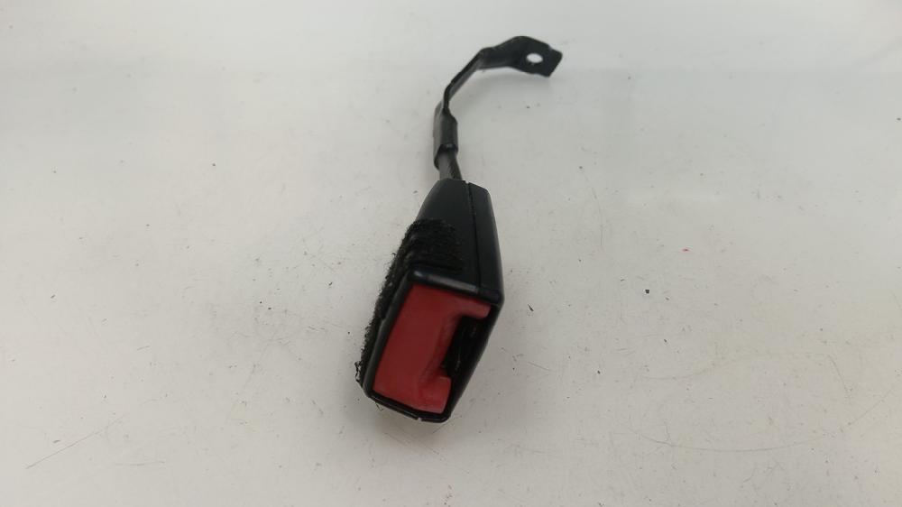 ANCLAJE CINTURON DELANTERO DERECHO AUDI A3 2.0 TDI DPF MT 140CV