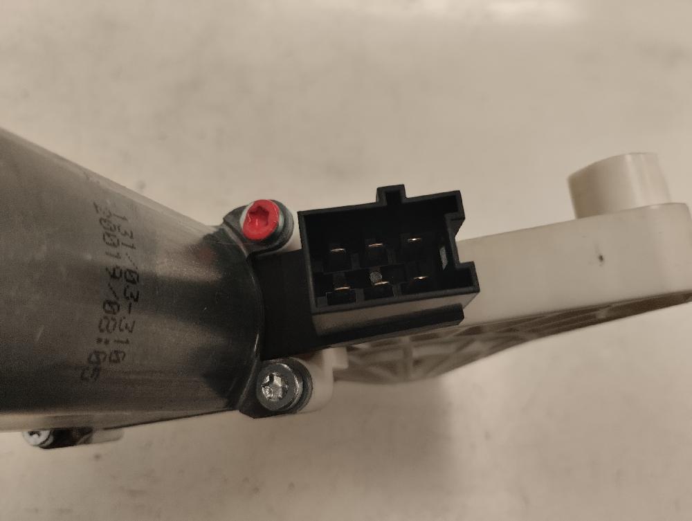 MOTOR ELEVALUNAS DELANTERO DERECHO MERCEDES BENZ CLASE A 2.0 A 180 CDI MT 109CV