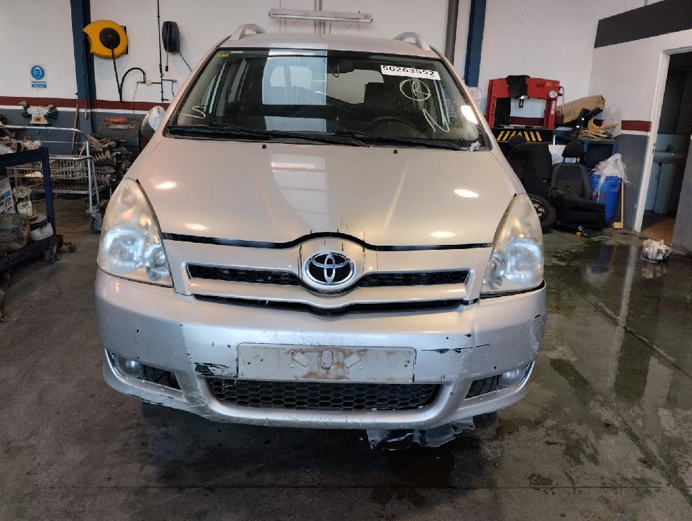 TOYOTA COROLLA VERSO 2004 2.2 TD MT 136CV