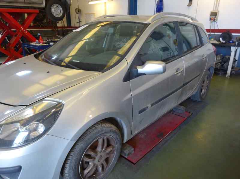 CAJA RELES FUSIBLES RENAULT CLIO 2009 1.5 DCI MT 86CV