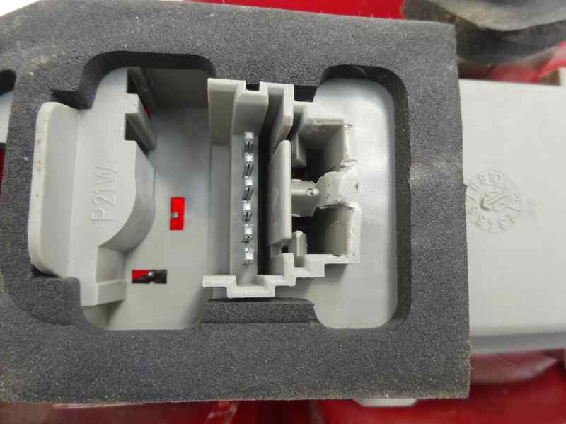 PILOTO TRASERO DERECHO RENAULT CLIO 1.2 MT 58CV | 43KW