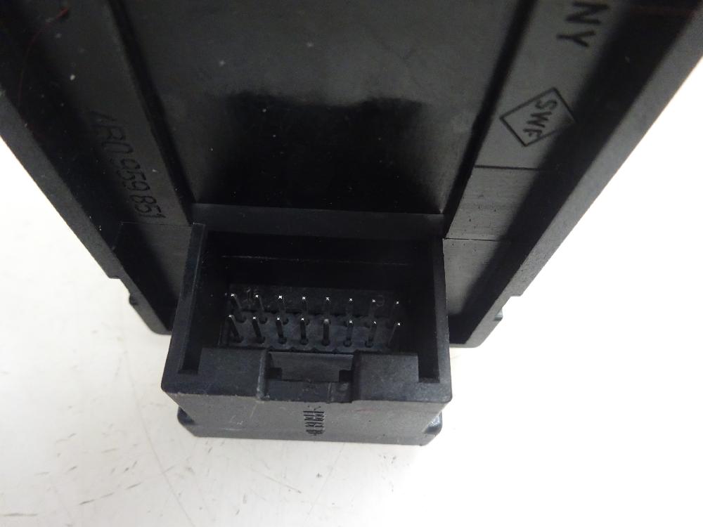 MANDO ELEVALUNAS DELANTERO IZQUIERDO AUDI A3 1.6 MT 102CV