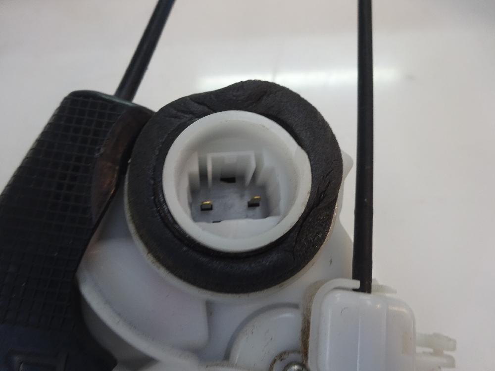 CERRADURA PUERTA TRASERA IZQUIERDA TOYOTA YARIS 1.0 MT 69CV